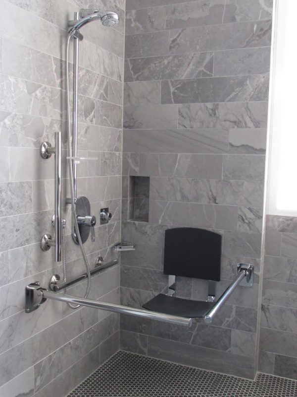 Ols Street Hotel London accessible bathroom